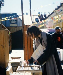 [Do Your Research Before You Go] How to Actually Survive (and Win) at Flea Markets in the USA